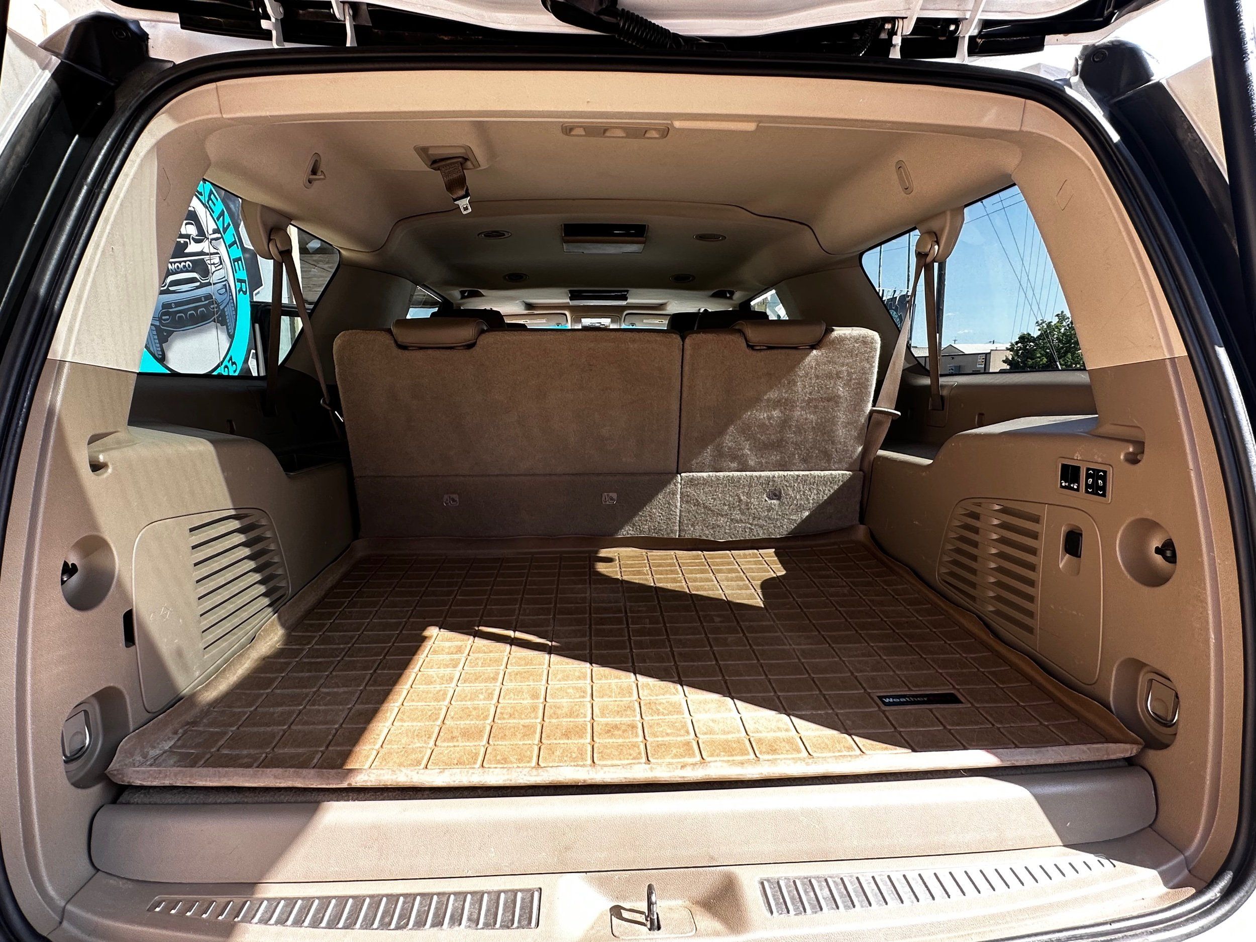 2016 Chevrolet Suburban LTZ photo 24