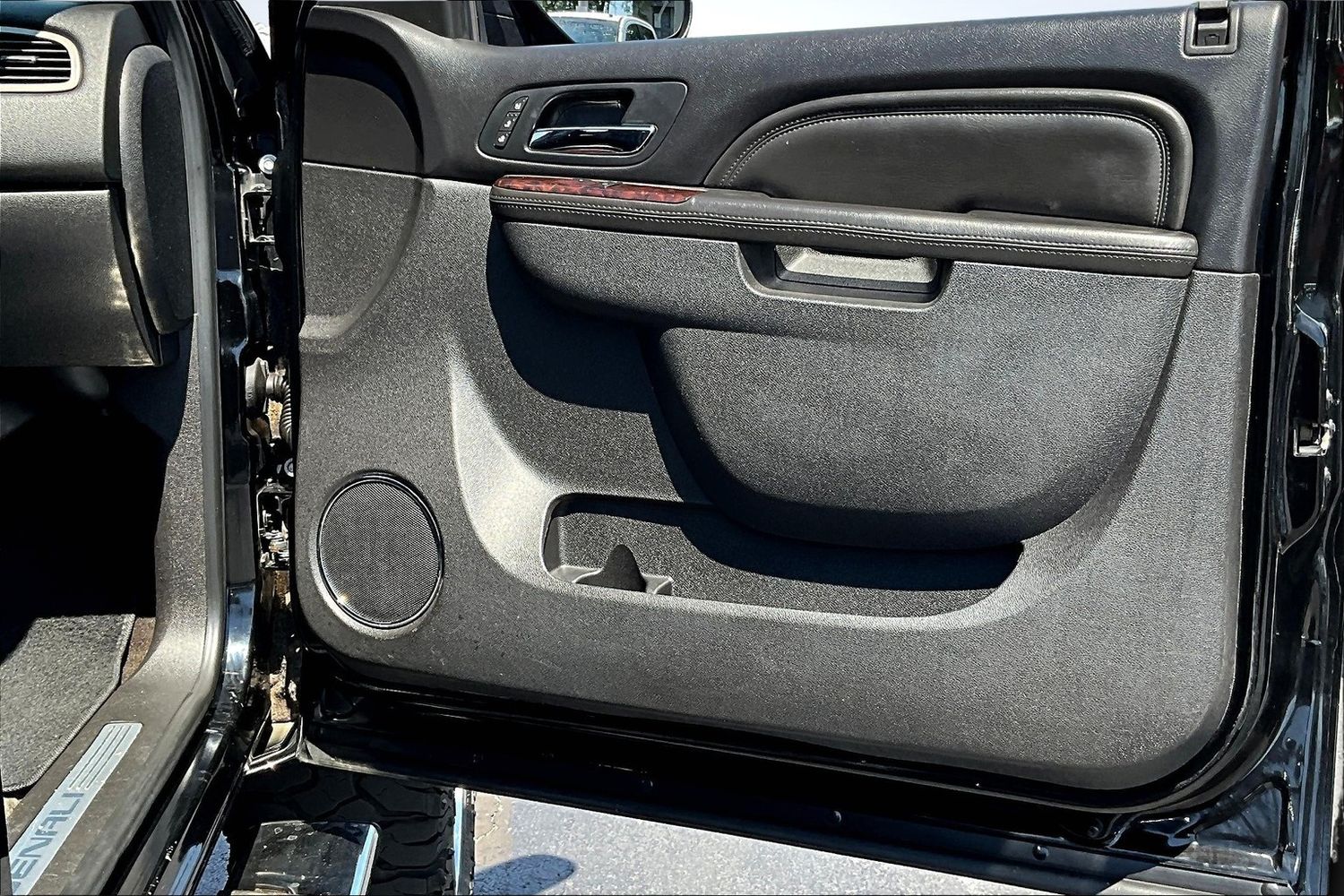 2011 Gmc Sierra Denali photo 21