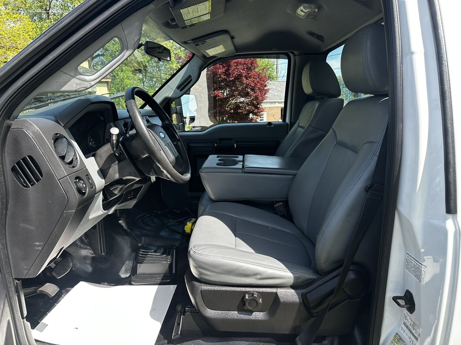 2014 Ford F-550 Chassis 34