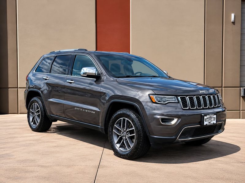 Gray 2018 Jeep Grand Cherokee SUV / Crossover Four-Wheel Drive 8-Speed Automatic
