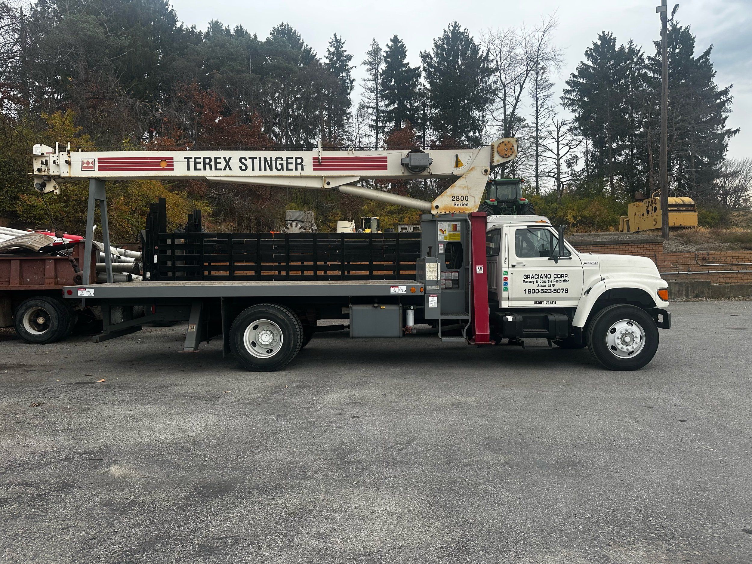 1998 Ford F800 photo 2