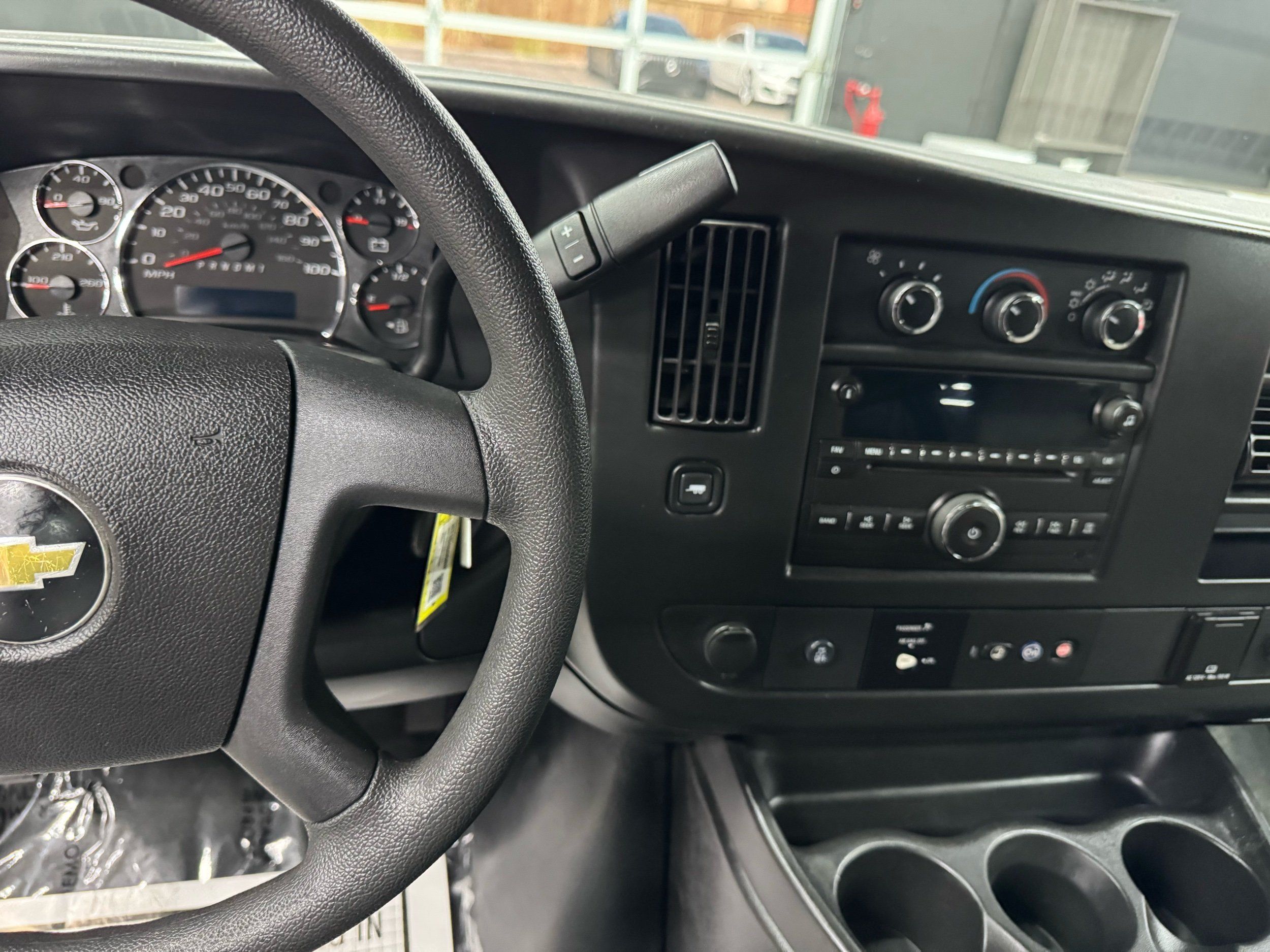 2017 Chevrolet Express Passenger LS - Photo 20