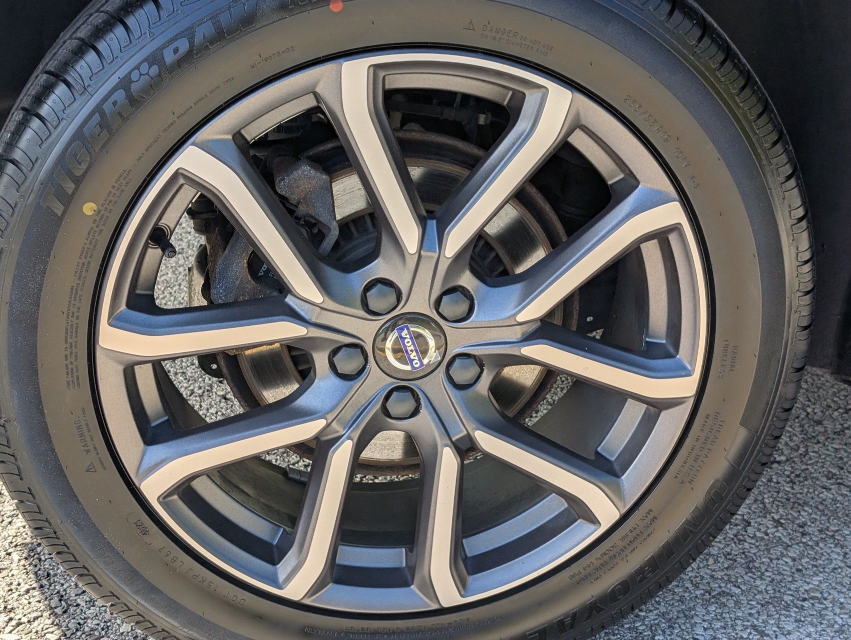 2016 Volvo XC60 29