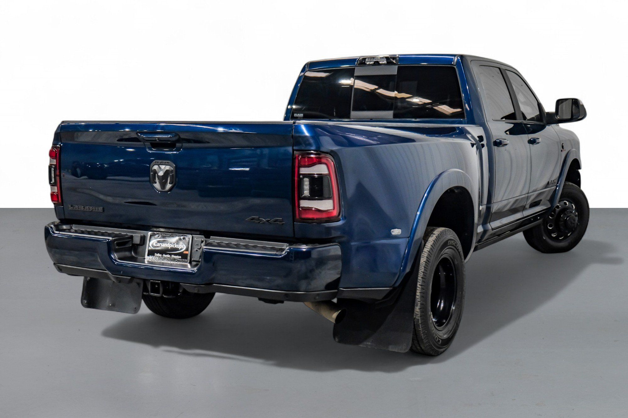 2022 Ram 3500 Laramie photo 3