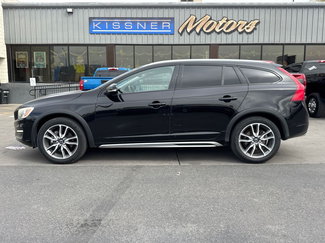 Black 2016 Volvo V60 Cross Country Wagon All-Wheel Drive 6-Speed Automatic