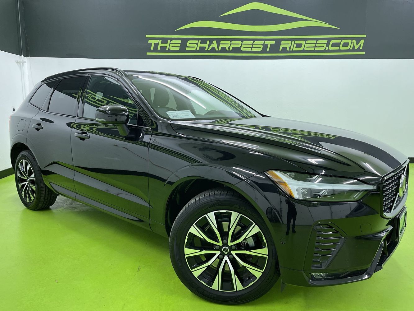 2024 Volvo XC60 Plus's photo