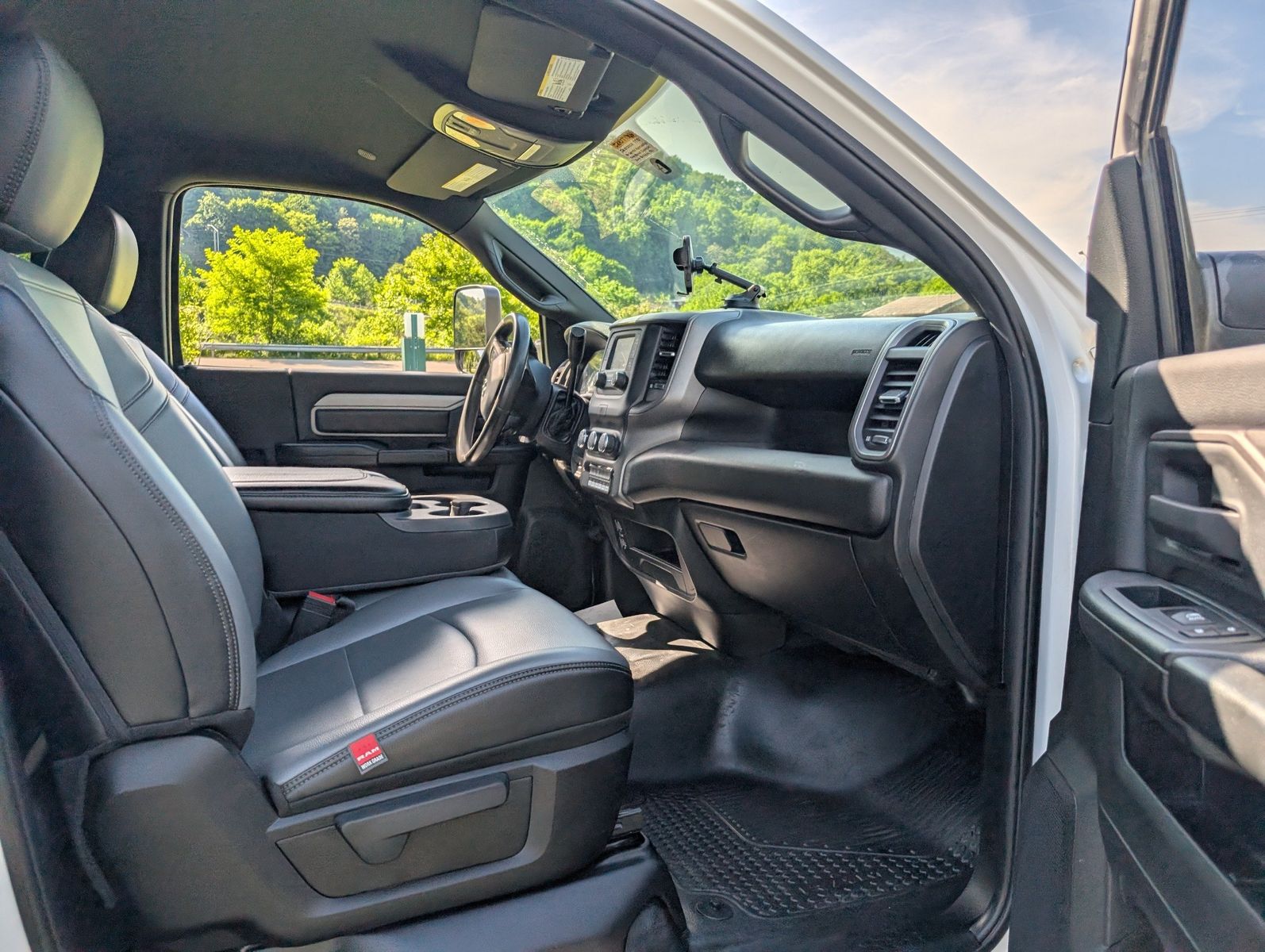 2022 Ram 4500 16' Box Truck 79