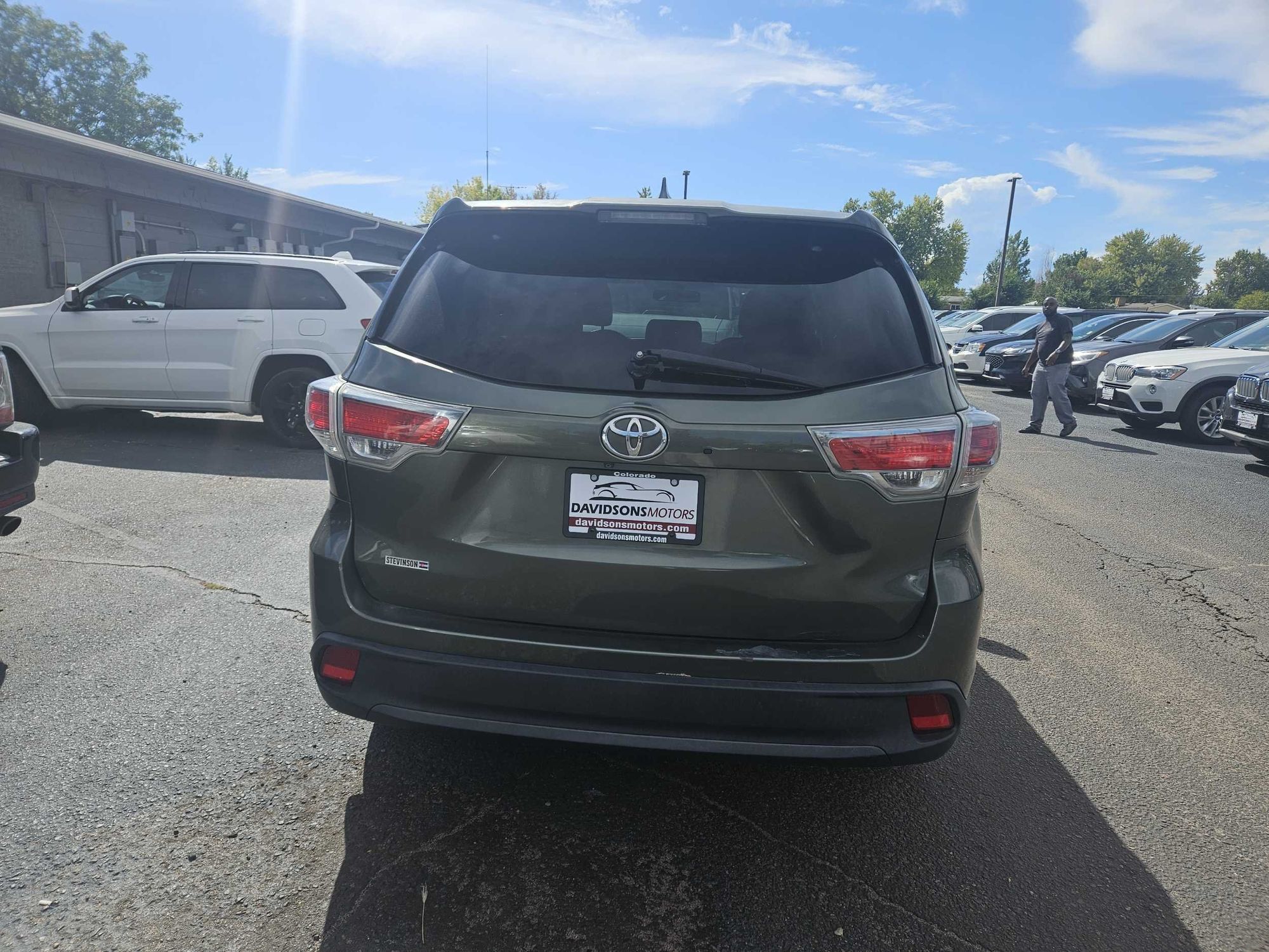 2014 Toyota Highlander LE Plus photo 4