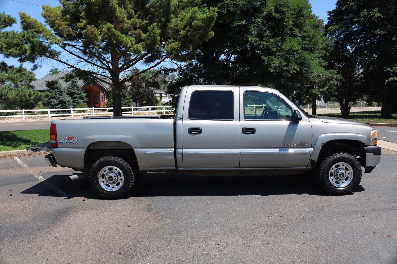 2002 GMC Sierra 2500 HD SLT | Victory Motors of Colorado