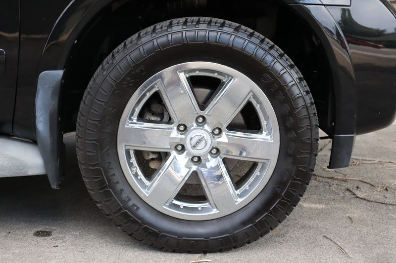 2014 Nissan Armada Photos