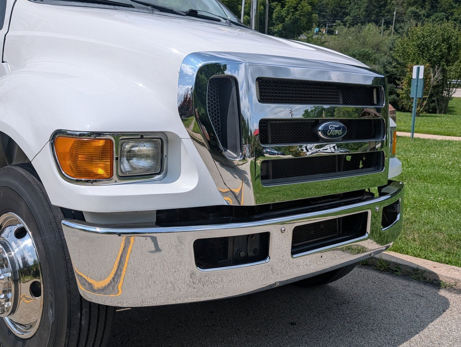 2015 Ford F-750 17