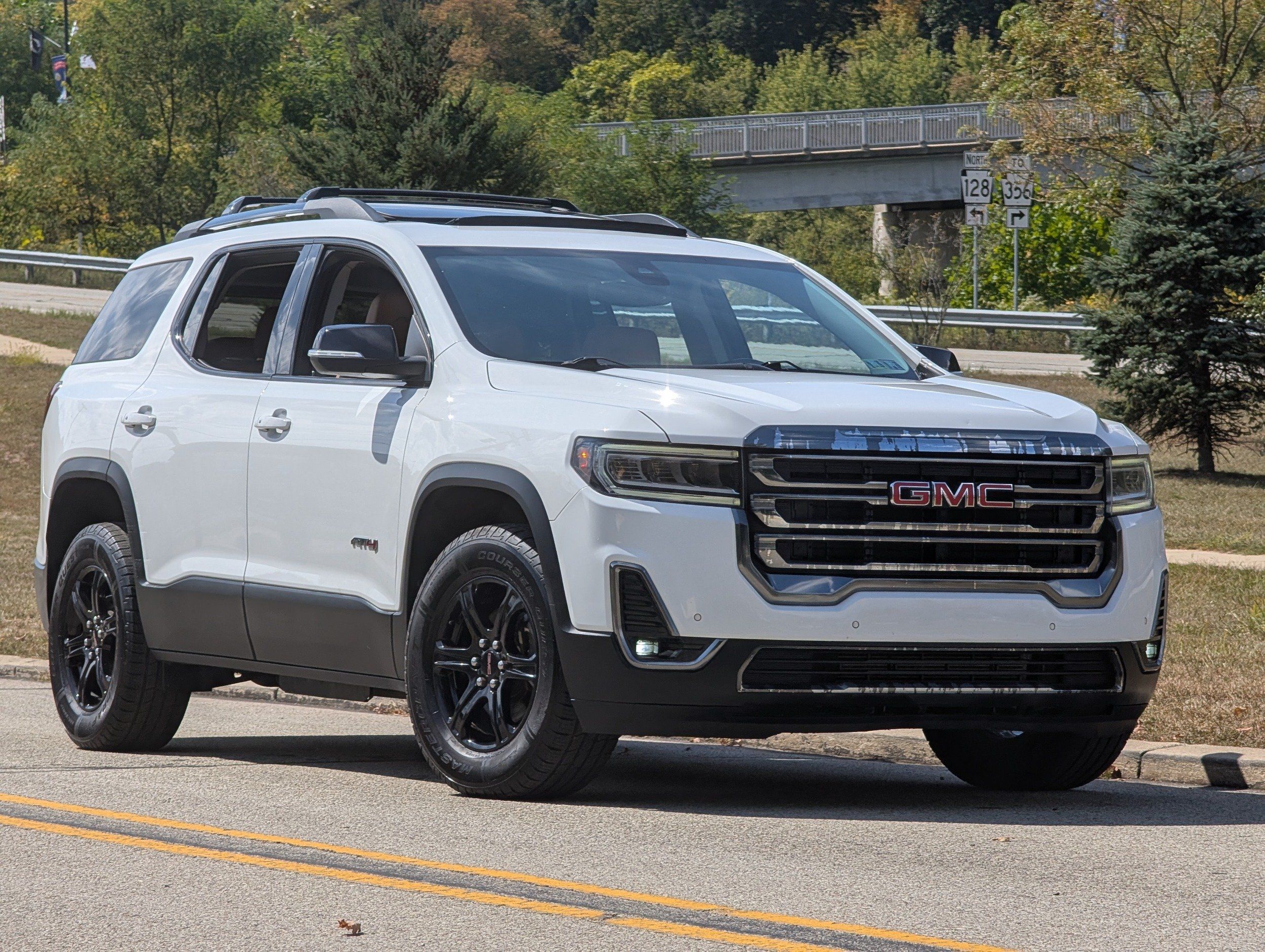 2020 Gmc Acadia AT4 photo 2