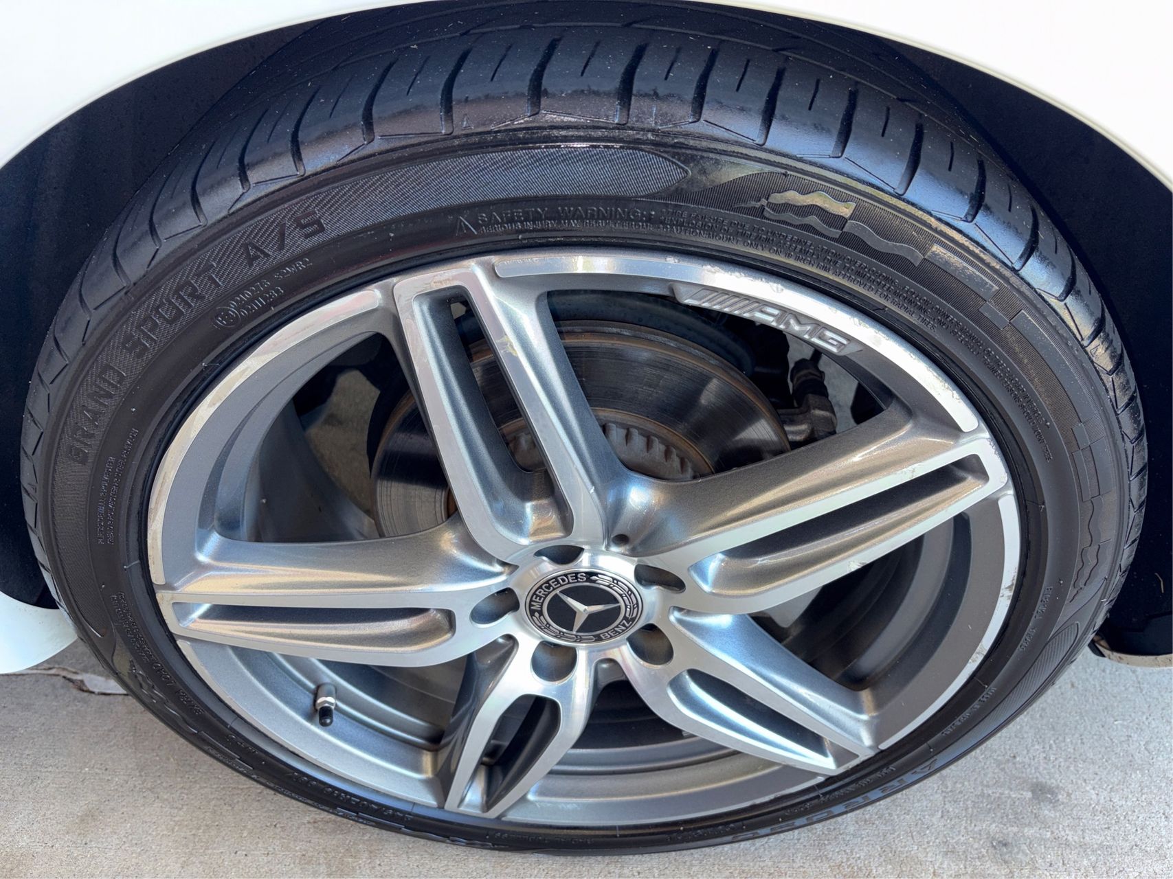 Mercedes-Benz e photo 17