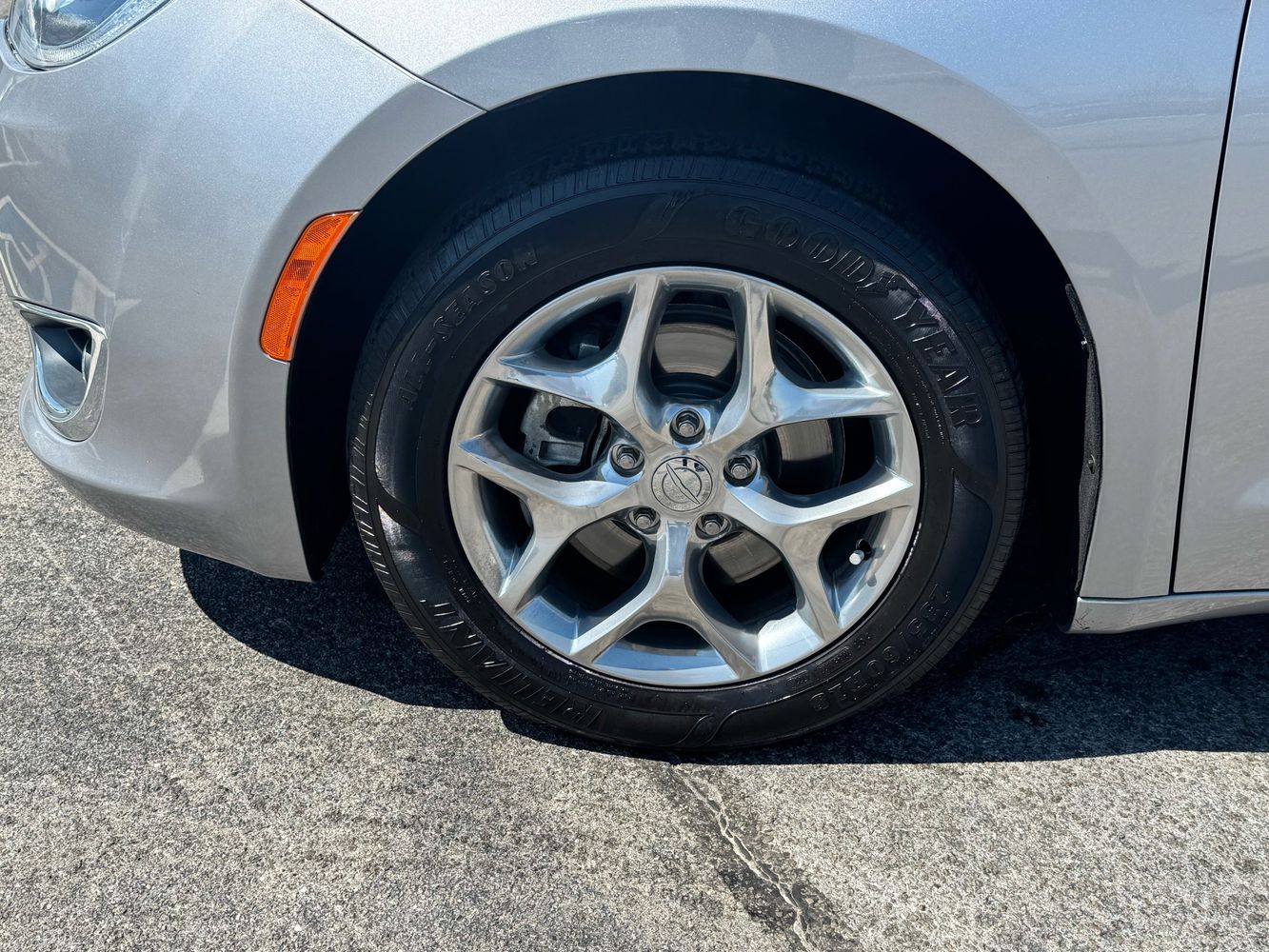 2018 Chrysler Pacifica Limited photo 12