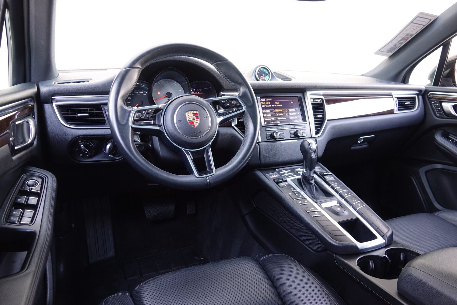2015 Porsche Macan S photo 40