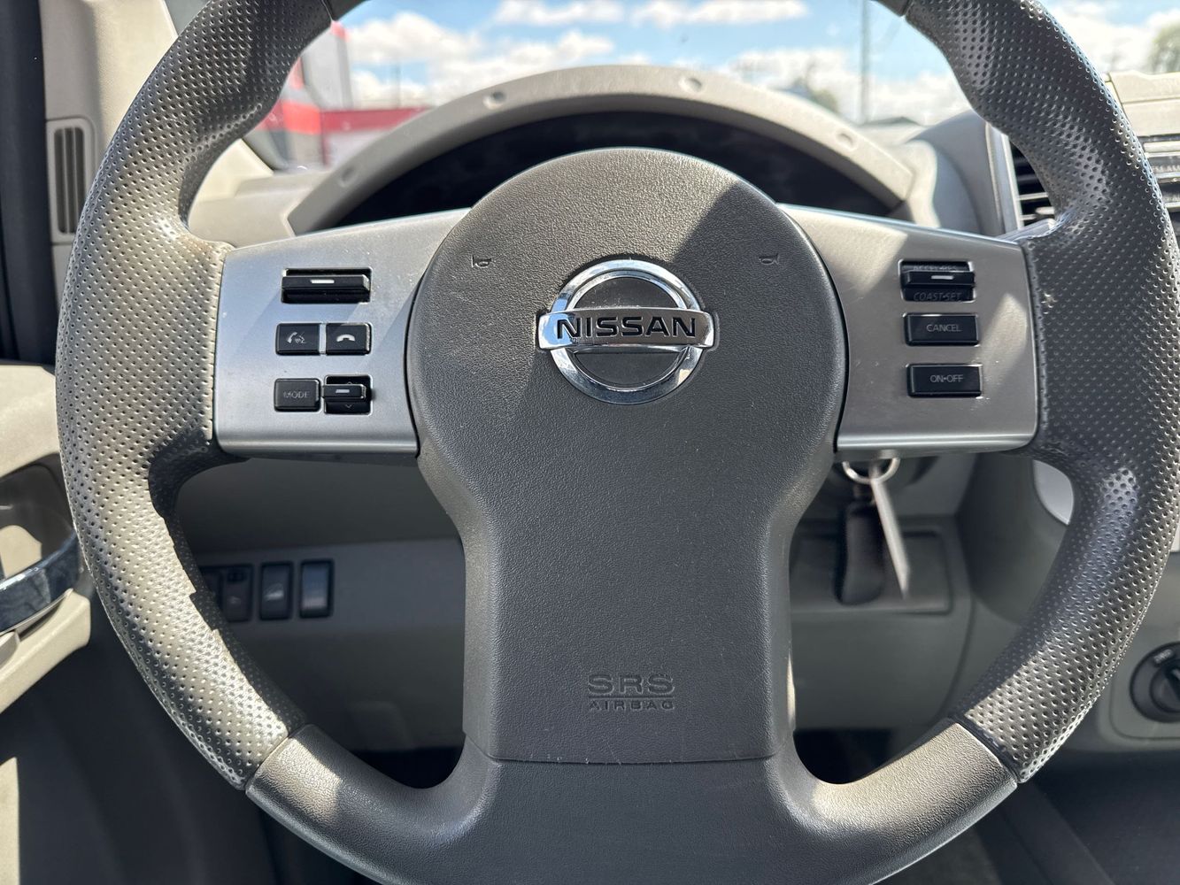 2014 Nissan Frontier SV photo 9