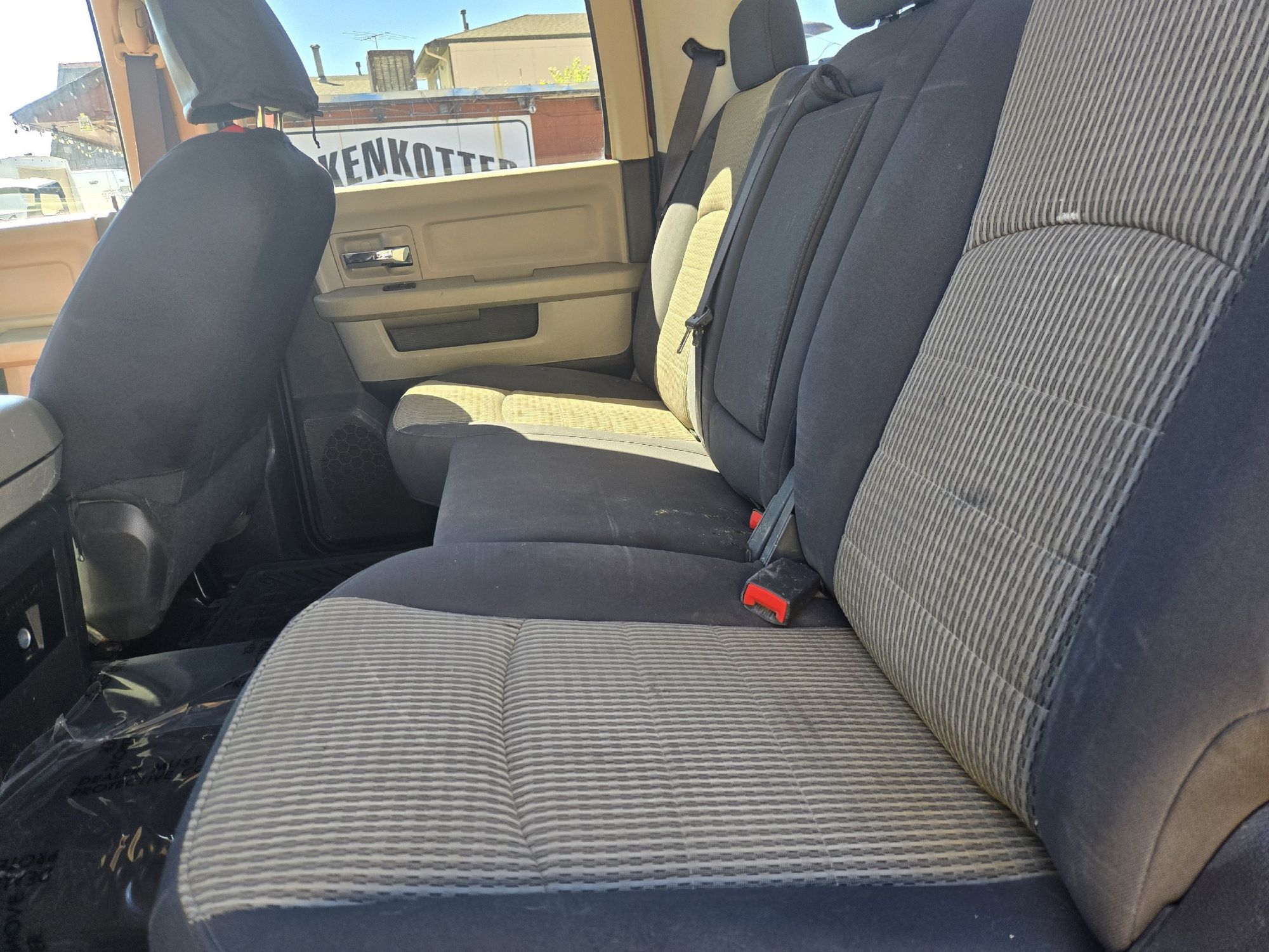 2010 Dodge Ram SLT photo 16