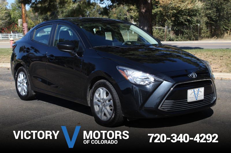 ⭐︎Ayako⭐︎ MALUS ブラック　37 2017 Toyota Yaris iA | Victory Motors of Colorado