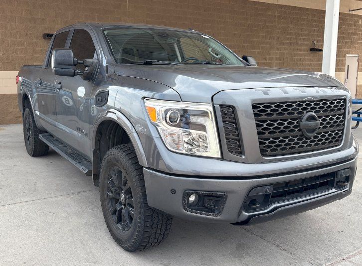 2017 Nissan Titan PRO-4X 4X4 Crew Cab's photo