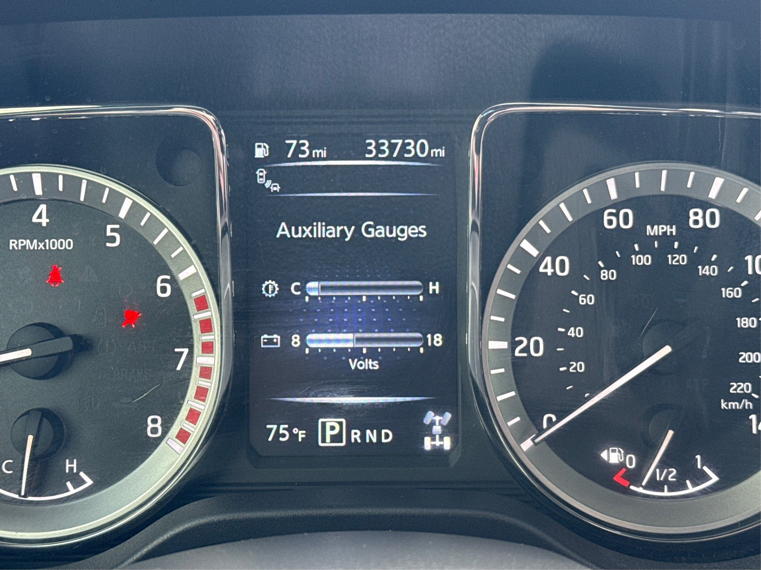 2018 Nissan Titan SV photo 15
