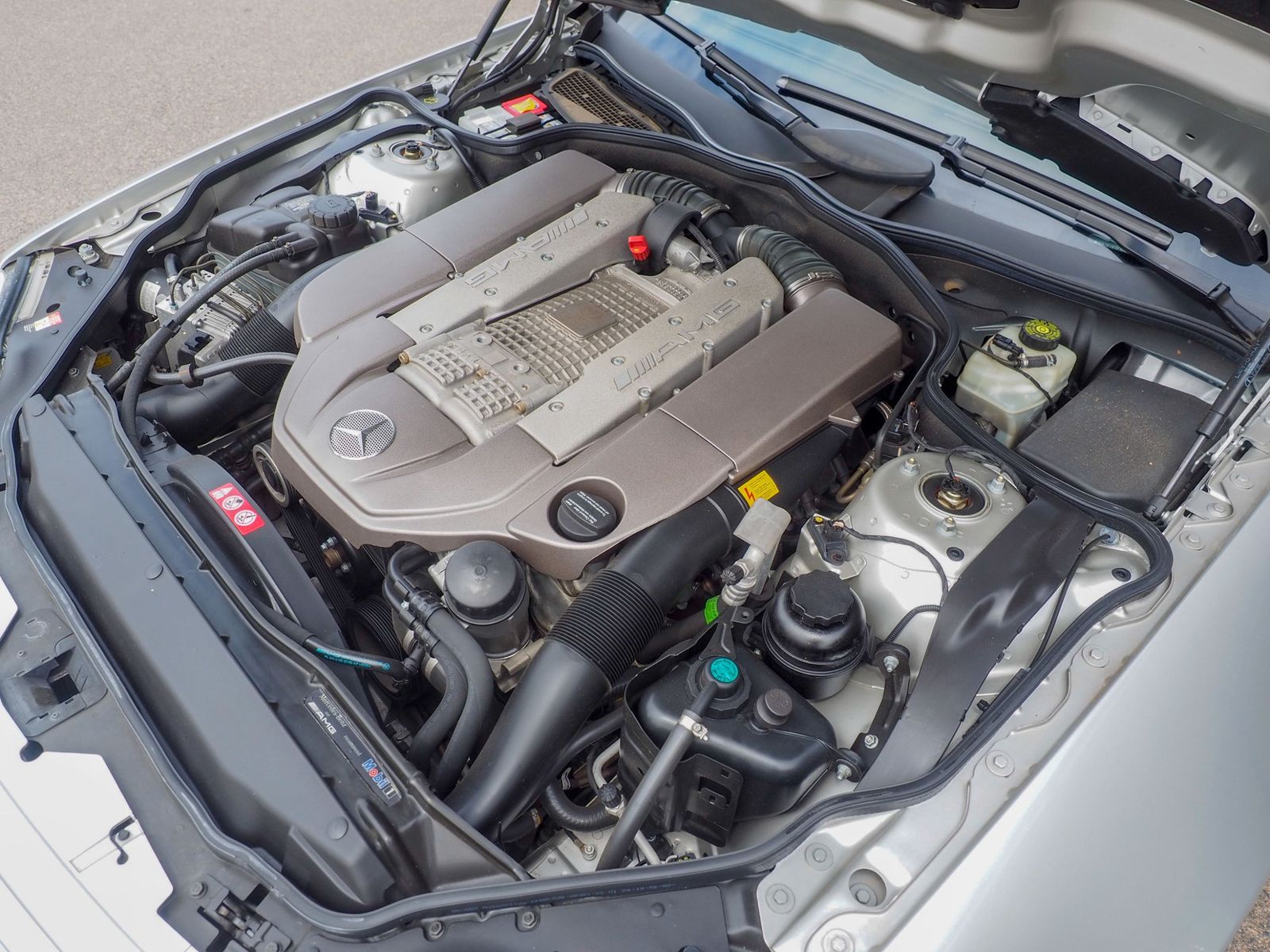 2004 Mercedes-Benz SL-Class 39