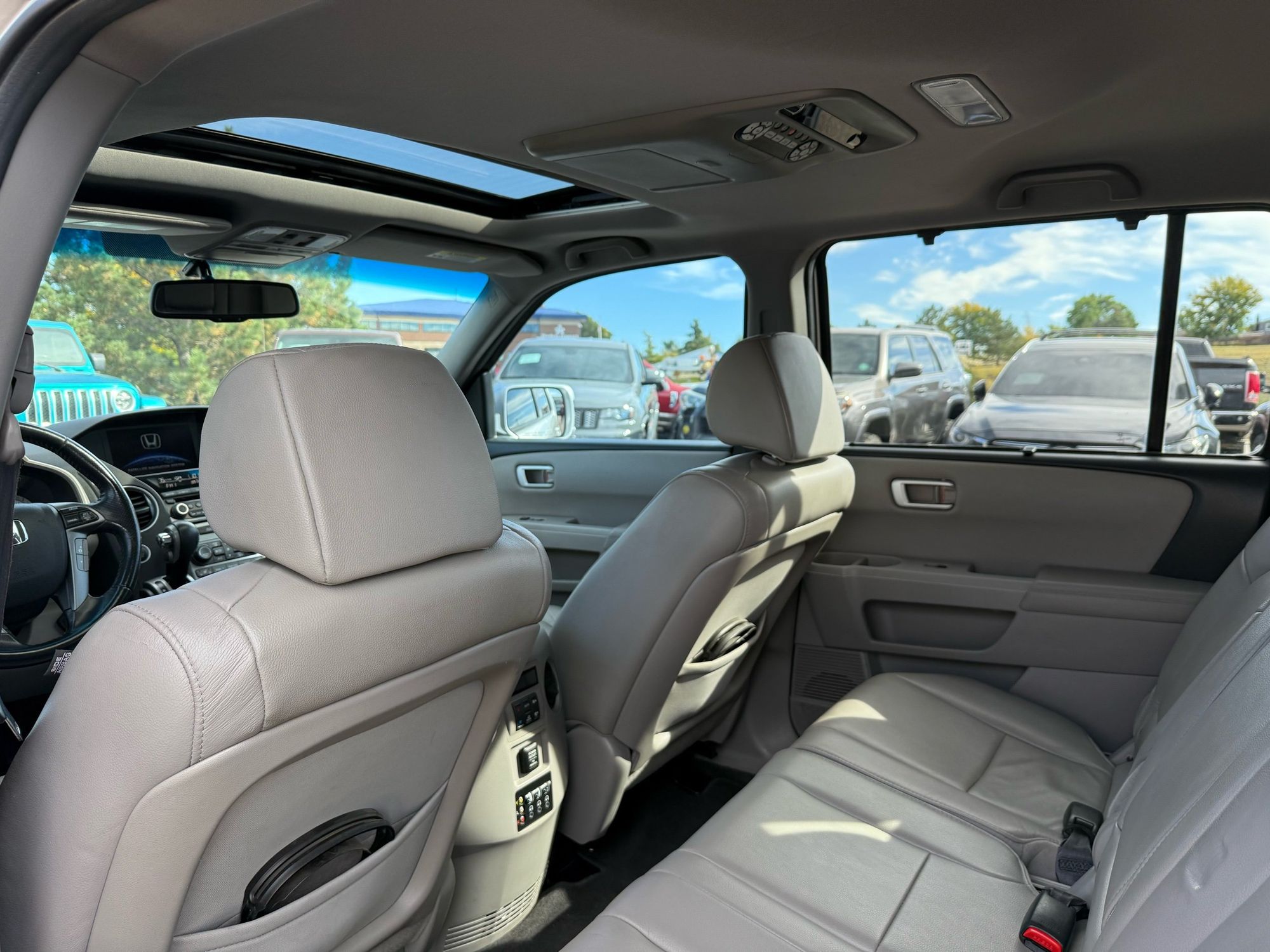 2014 Honda Pilot Touring photo 16