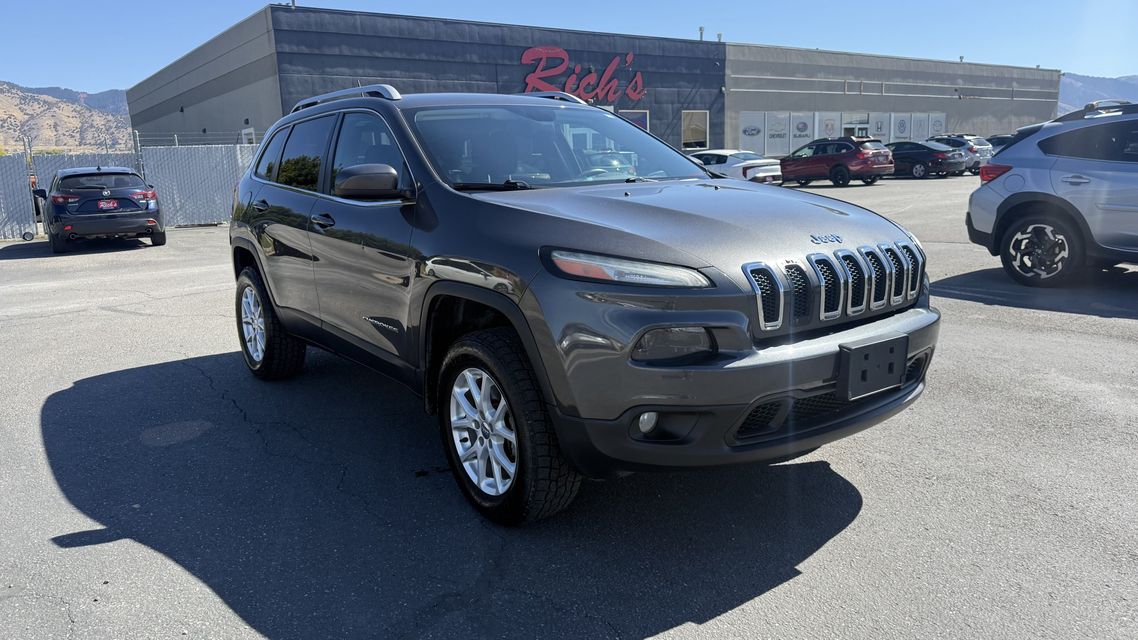 2014 Jeep Cherokee — Latitude, photo 1 of 13