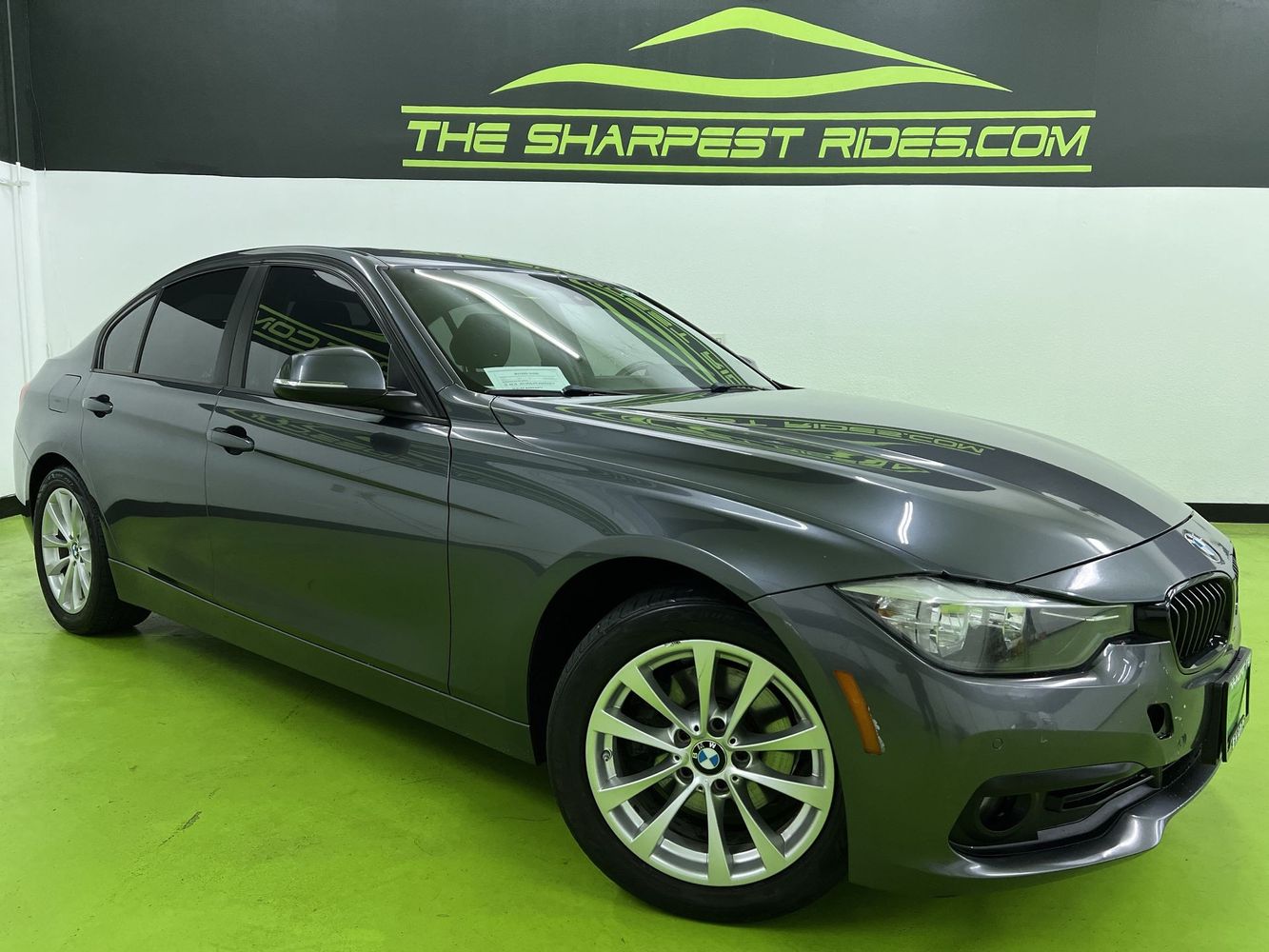 2017 BMW 3 Series 320i Sedan's photo