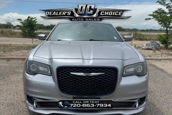2018 Chrysler 300 S's photo