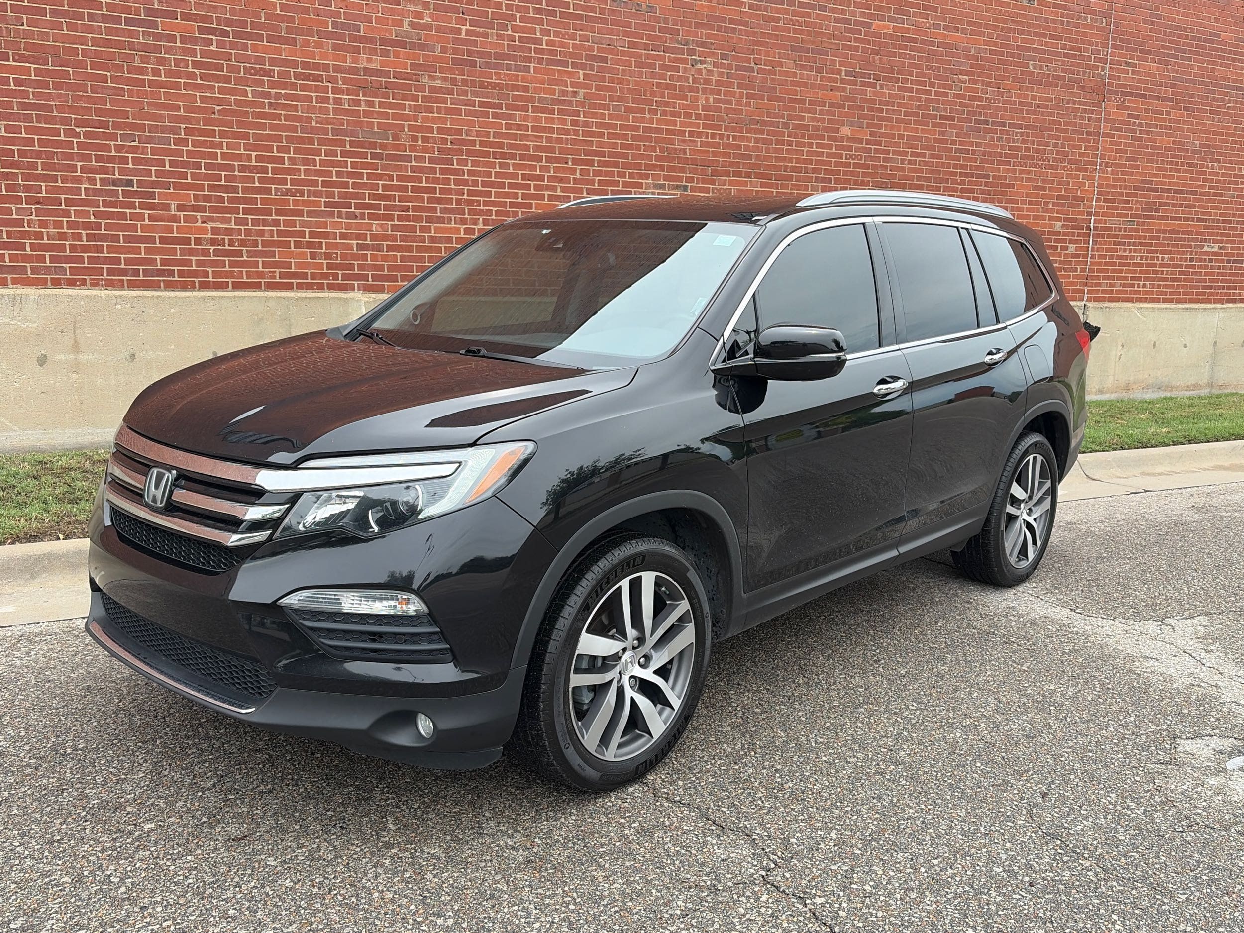 2018 Honda Pilot 4WD Elite's photo