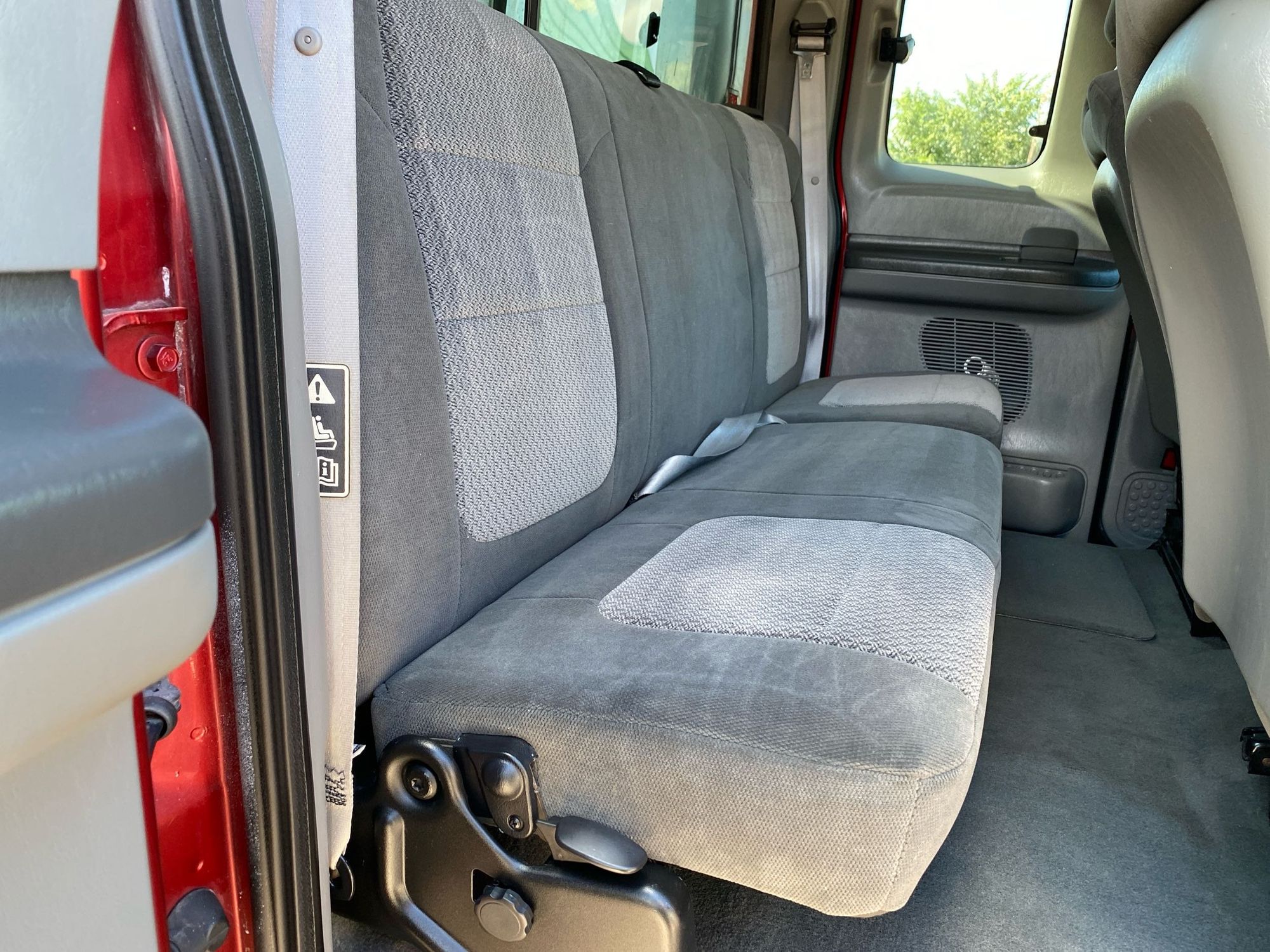 2002 Ford F-250 XLT photo 29