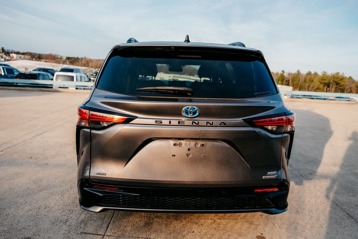 View vehicle photo 5