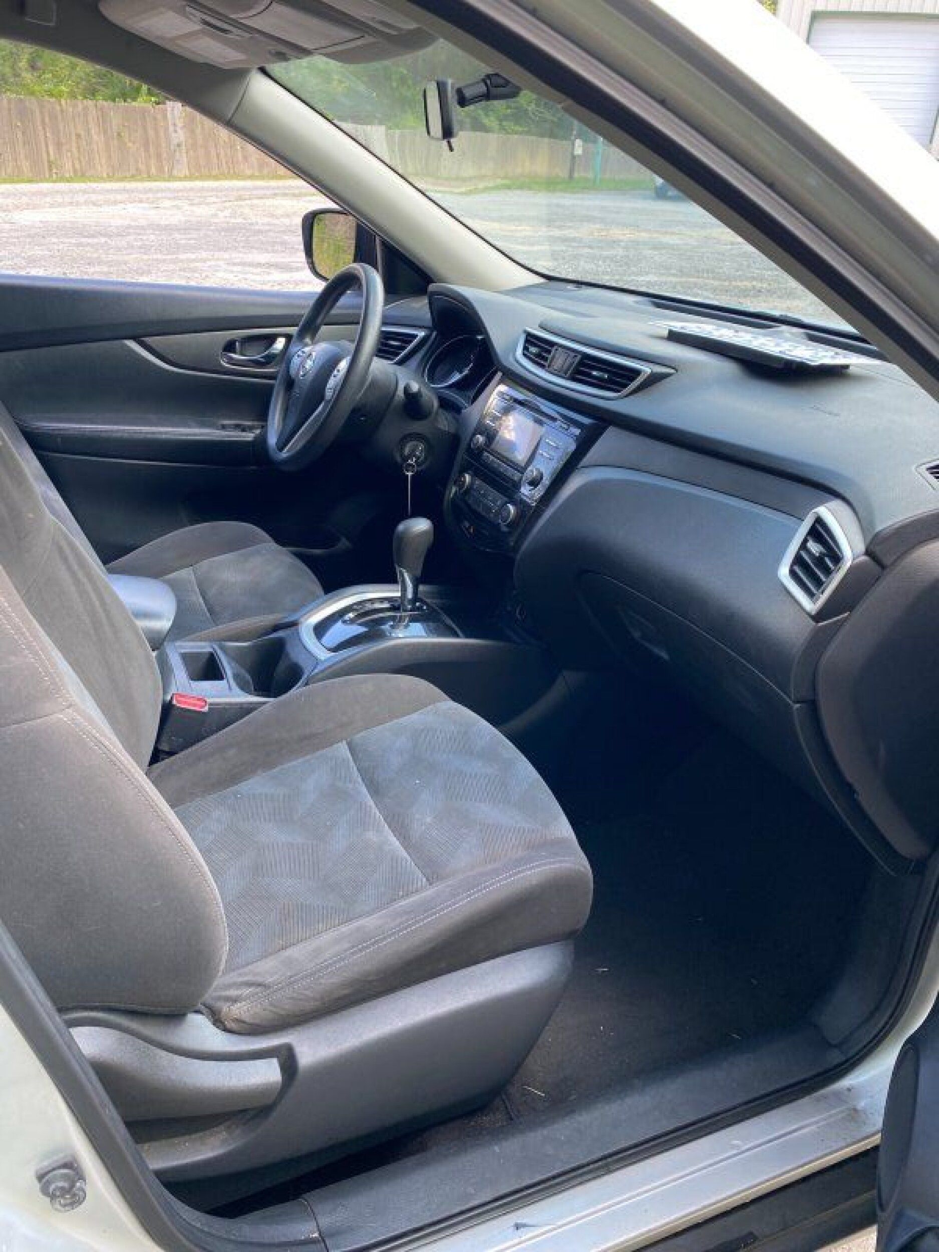 2016 Nissan Rogue S - Photo 12