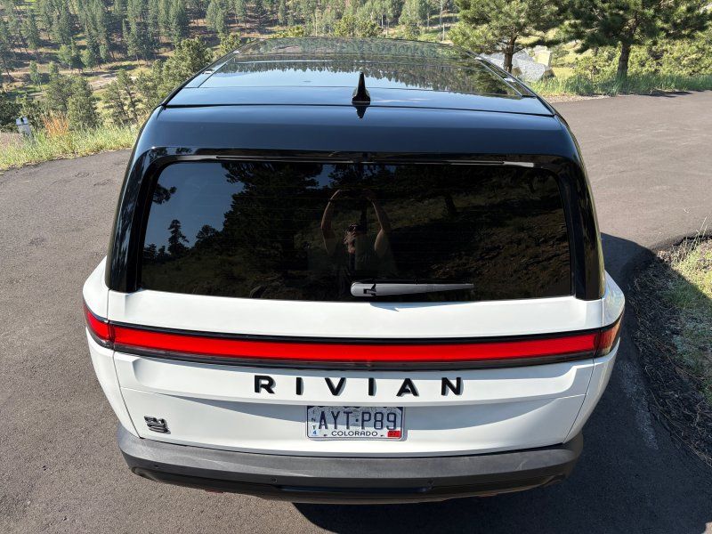 2025 Rivian R1S Adventure - Photo 12