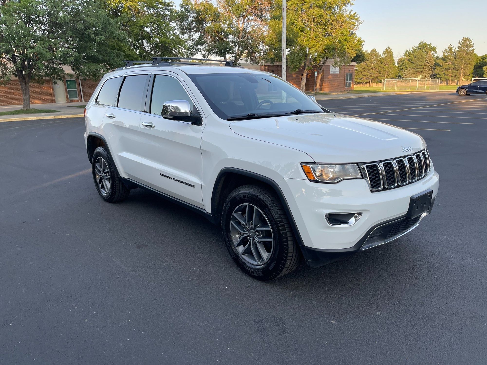 2017 Jeep Grand Cherokee Limited photo 4