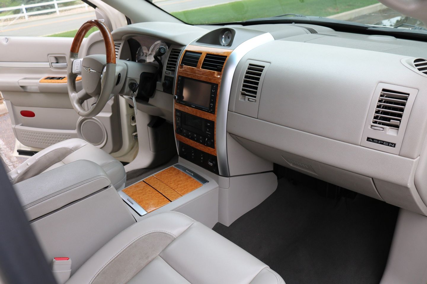 2008 Chrysler Aspen Limited | Victory Motors of Colorado