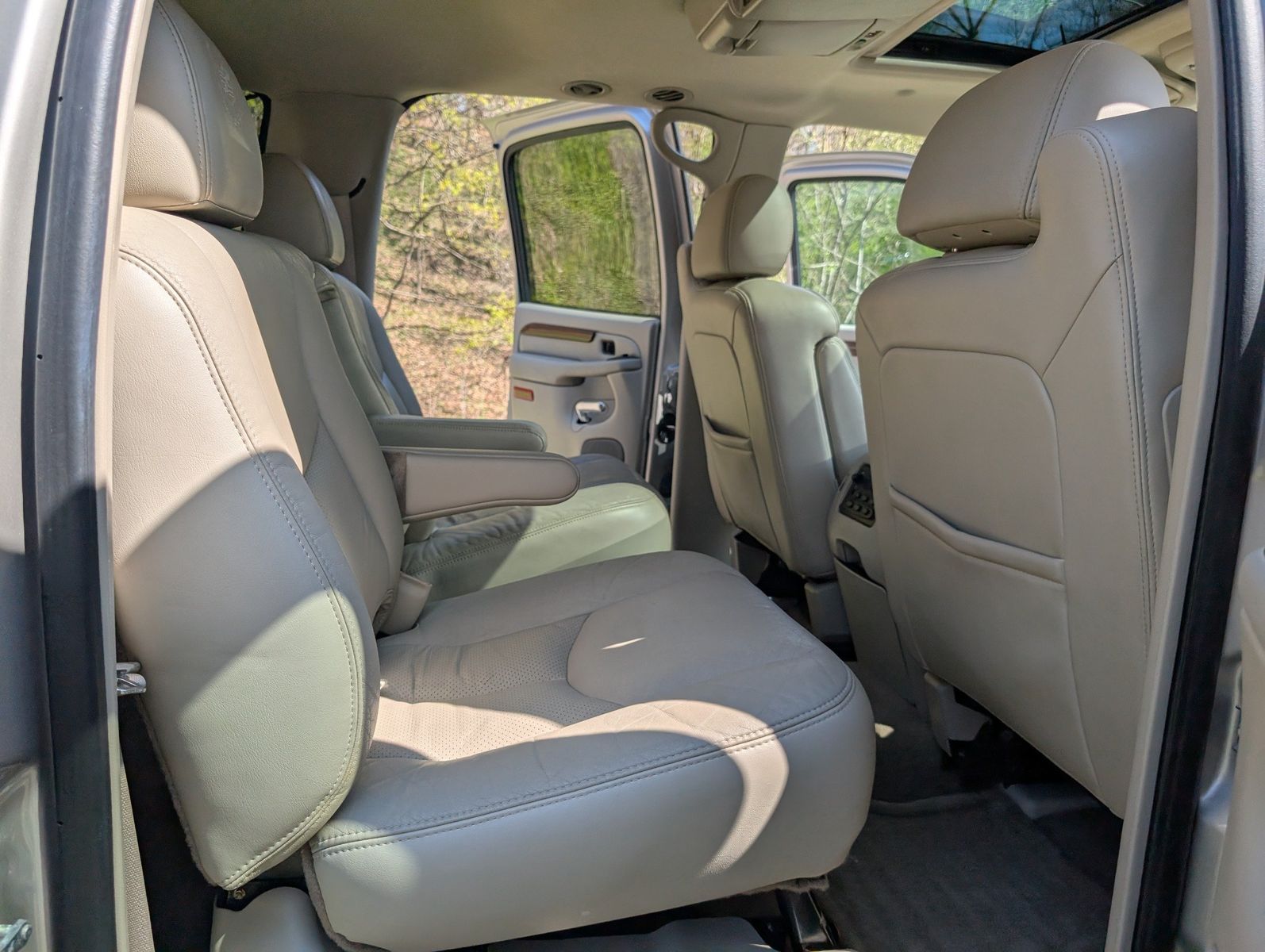 2004 Cadillac Escalade ESV 140