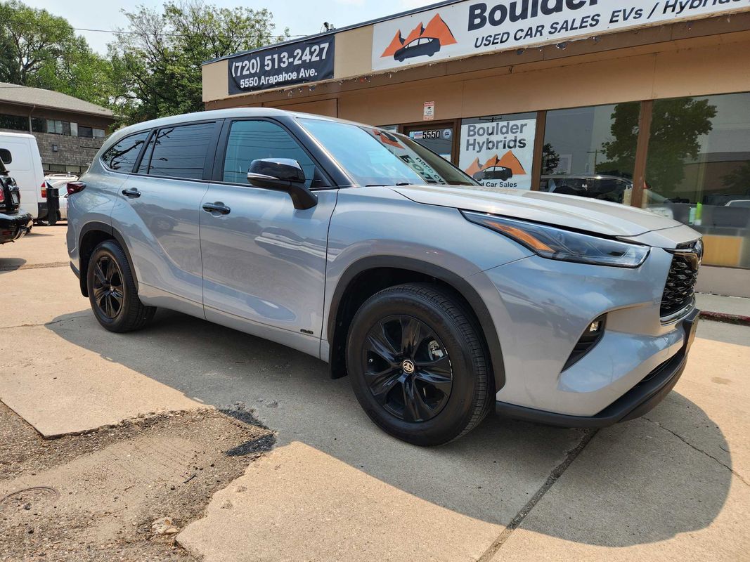 2024 Toyota Highlander Hybrid LE Nightshade