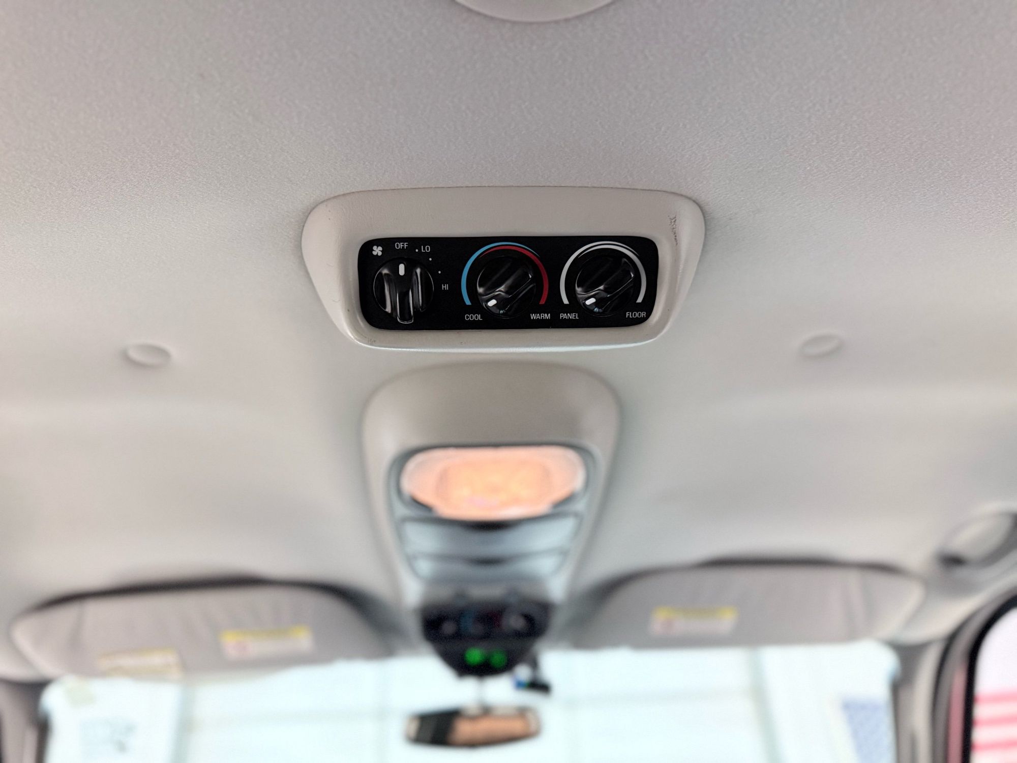 2003 Ford Excursion XLT photo 41