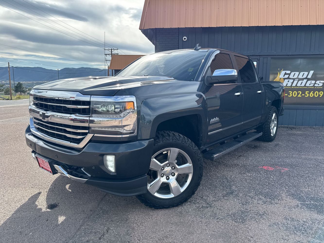 2017 Chevrolet Silverado 1500 High Country photo 2