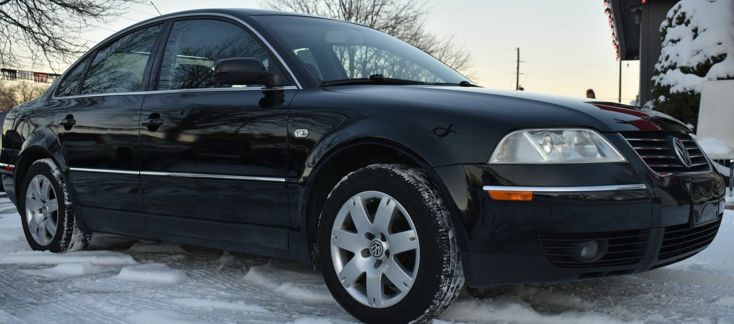 2003 Volkswagen Passat GLX 4Motion photo 2