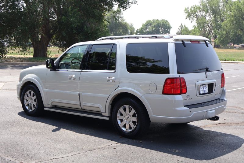 2004 Lincoln Navigator Luxury | Victory Motors of Colorado