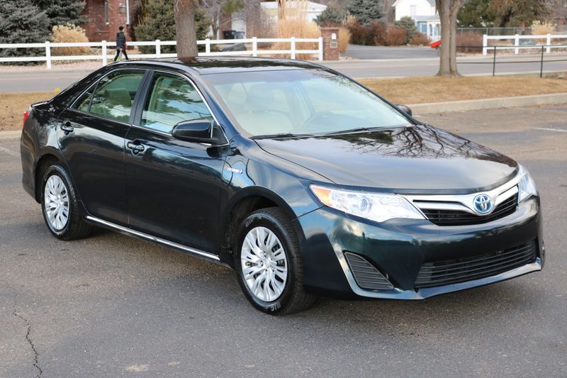 2014 Toyota Camry Hybrid Photos