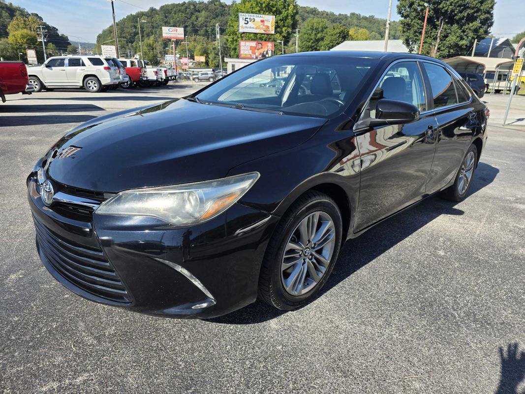 2016 Toyota Camry SE