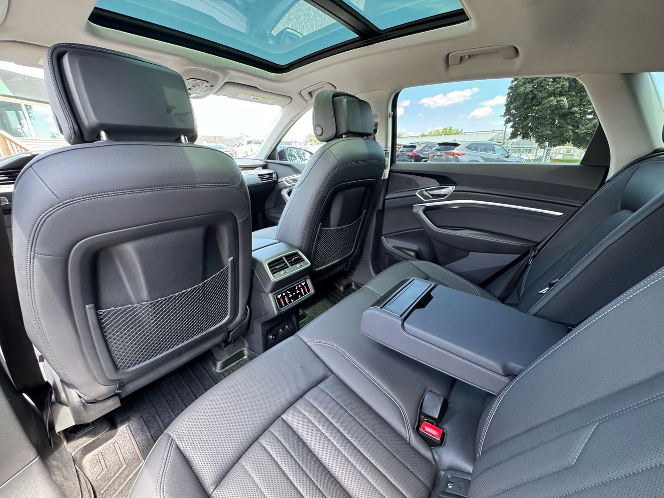 2023 Audi e-tron Premium Plus photo 22