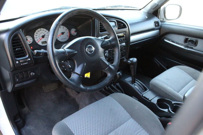 2004 Nissan Pathfinder LE Platinum | Victory Motors of Colorado