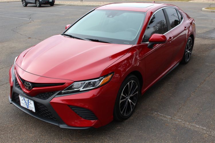 2019 Toyota Camry SE | Victory Motors of Colorado