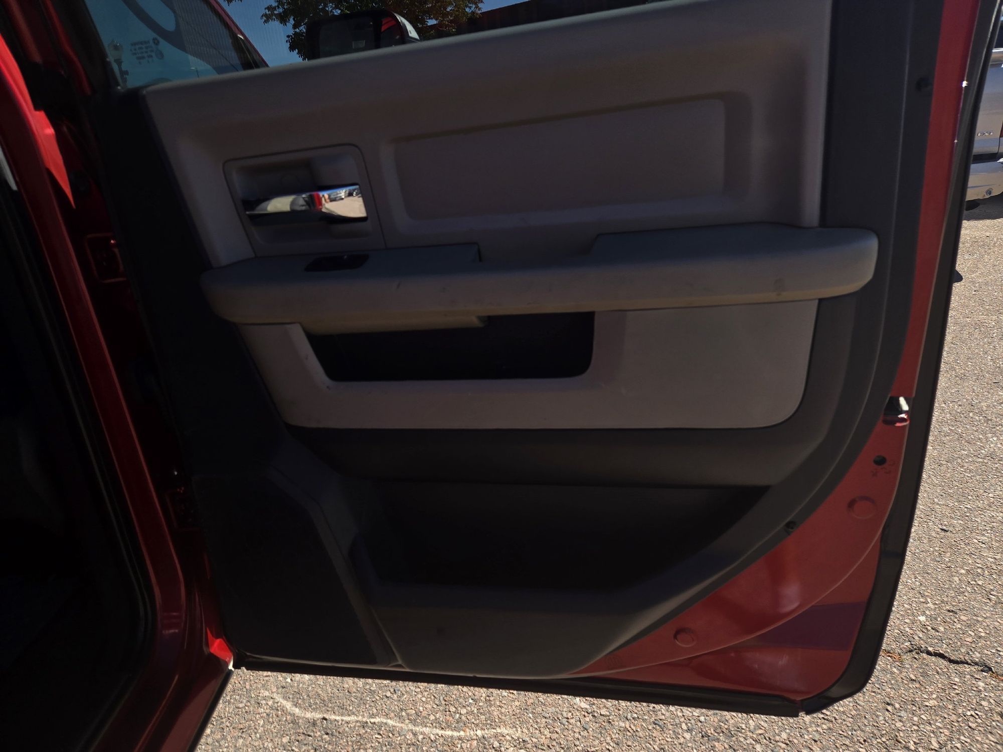 2010 Dodge Ram SLT photo 18