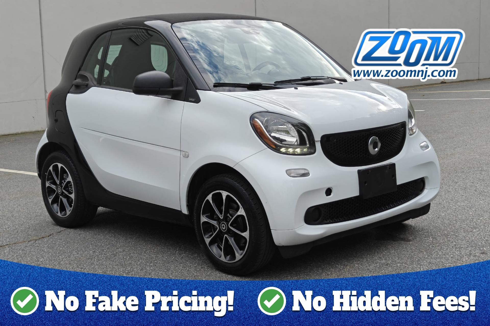 2017 smart fortwo passion coupe's photo