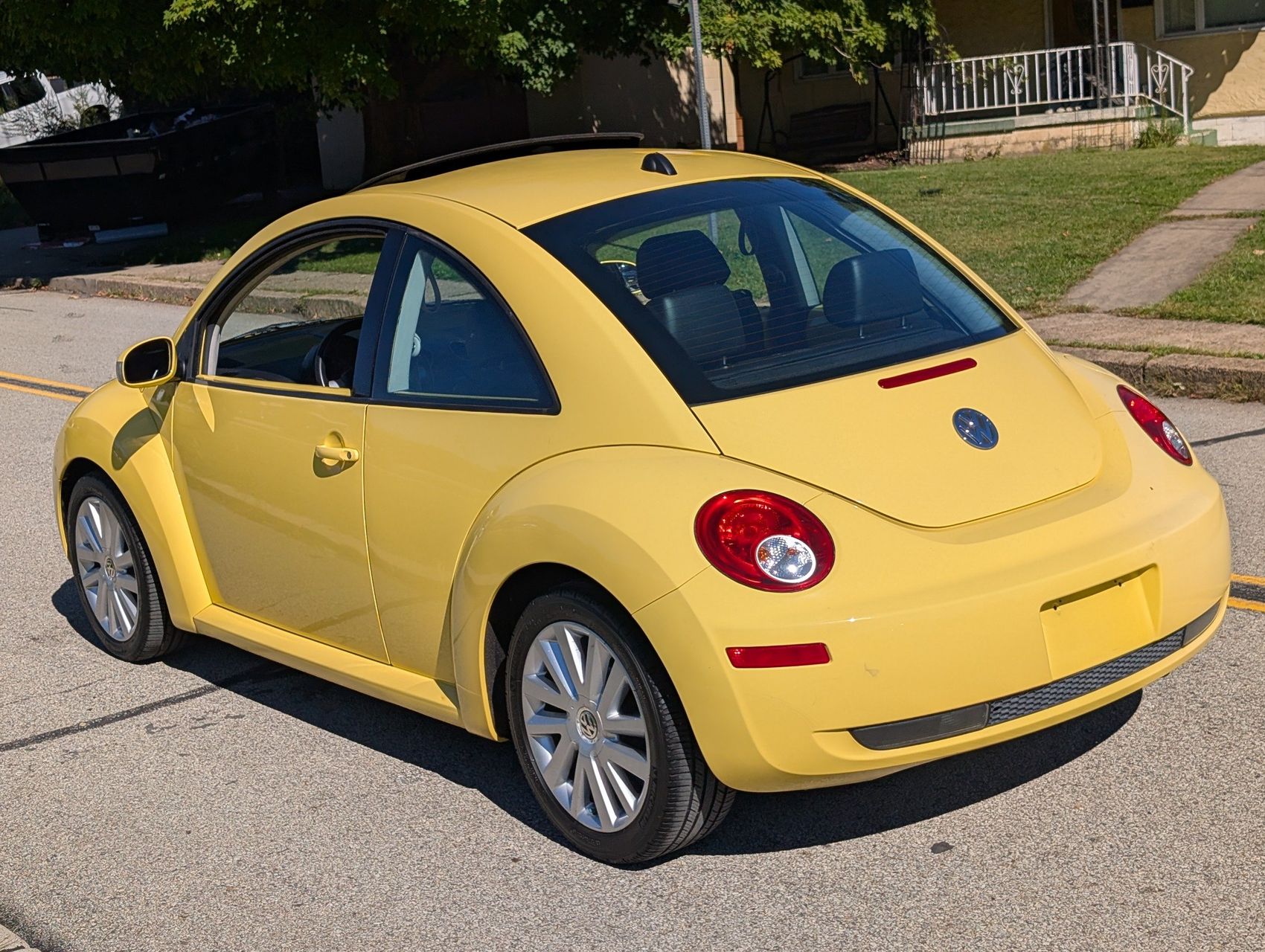 2008 Volkswagen New Beetle 12